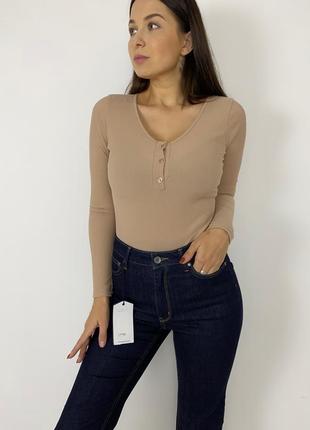 Нюдовой боди в рубчик prettylittlething