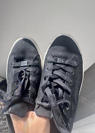 Літні кросівки від ugg