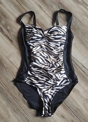 Слитный купальник