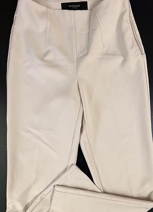 Жіночі брюки reserved