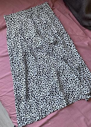 Спідниця з розмізом