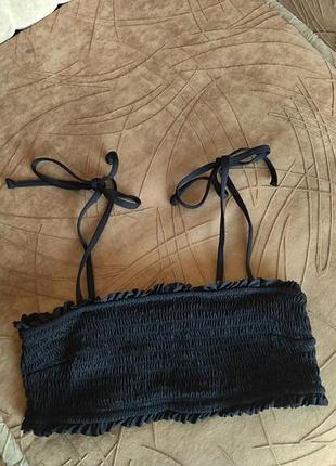 Чорний верх від купальника