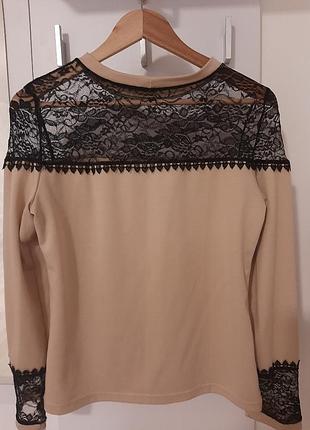 Кофта 44 размер, бежевая, с вставками гипюр, прямая, длинный рукав, трикотаж, хорошее состояние