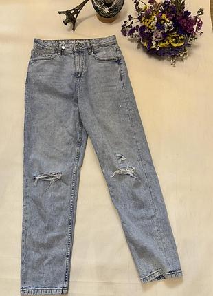 Жіночі джинси мом