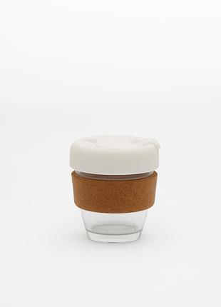 Стеклянный стакан с силиконовой крышкой