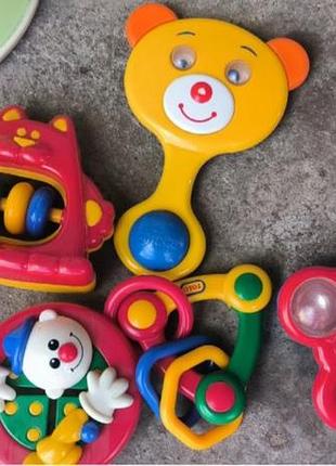 Іграшки chico  та горщик,стан гарний