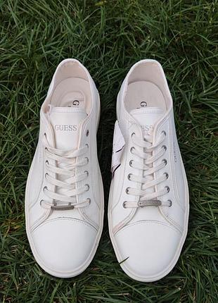 Шкіряні білі кросівки guess 5