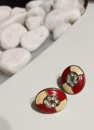 Стильные гвоздики. со вставками камешков. цвет-красный, белый
