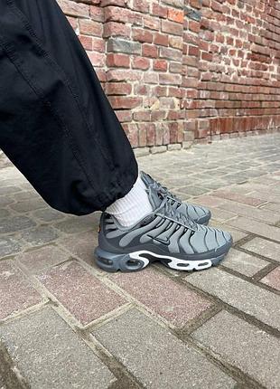 Женские кроссовки nike air max plus tn grey white 6