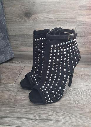 Босоножки 37р