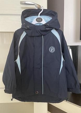 Демісезонна куртка зі знімним капюшоном