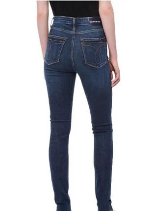 Джинси skiny calvin klein з необробленим низом, розмір w27 l30,на xs/s