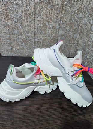 Кроссовки 24см