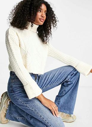 Молочний вкорочений обʼємний светр s розміру