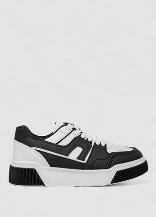 Кросівки жіночі штучна шкіра колір чорно-білий 256rcb008