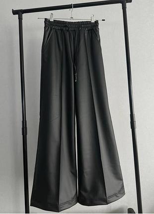 Теплые брюки из эко кожи кожаные брюки для девочки палаццо экокожа на флисе