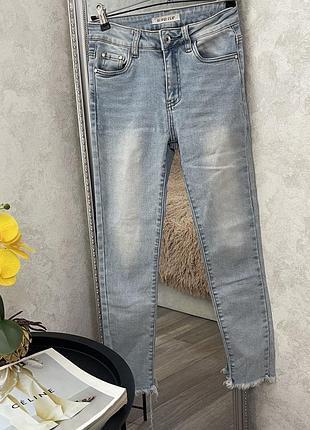 Джинси скіні