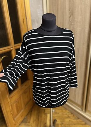 Лонгслів чорно білий