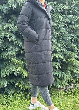 Пальто чорного кольору