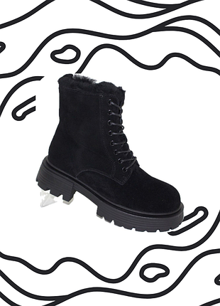 Черные женские замшевые ботинки на меху