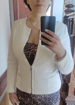 Молочная куртка жакет на молнии