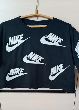 Футболка укорочена