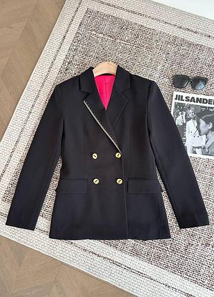 Чорний піджак бренд