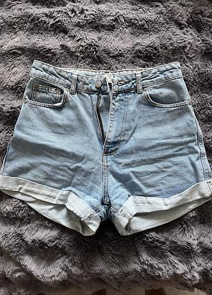 Джинсові короткі шорти із завищеною талією