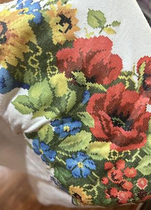 Біла футболка