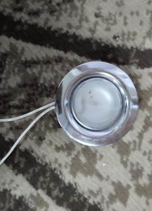 Світильник точковий fenix врізний хром
світильник в комплекті з лампочкою 12в. колір хром. зовнішній розмір d 71 мм, діаметр посадкового місця 52 мм