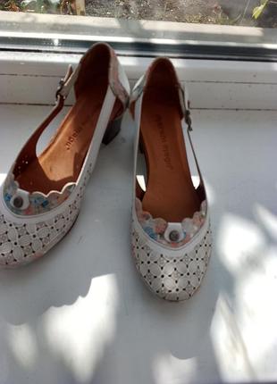 Изысканные ботиночки из натуральной кожи