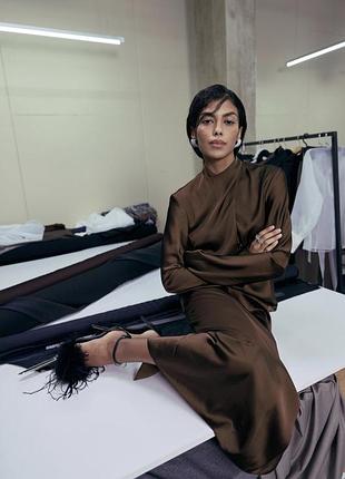 Коричнева жіноче плаття вільного крою