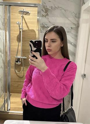 Яскрава кофтина