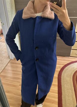 Пальто з коміром