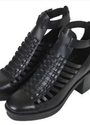 Кожаные перфорированные туфли