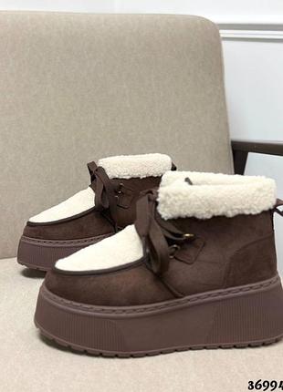 Жіночі уггі