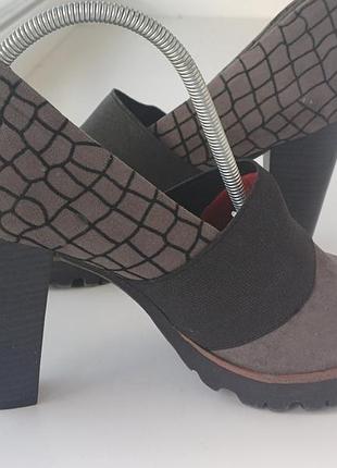 Женские закрытые туфли