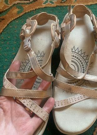 Босоніжки жіночі,б/в.