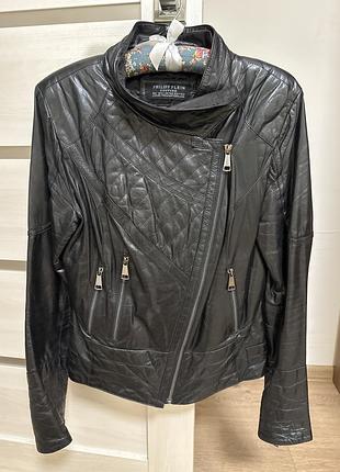 Продам кожаную куртку на синтепоне размер с