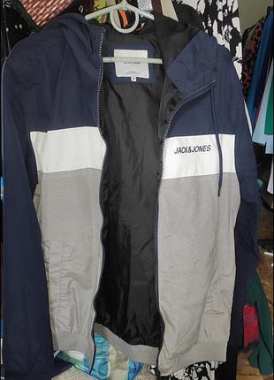 Вітровка чоловіча