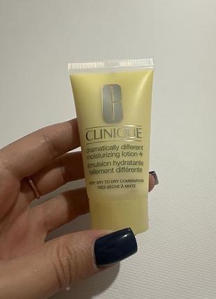 Зволожуюча емульсія для сухої та дуже сухої шкіри clinique 3 steps dramatically different™ moisturizing lotion+