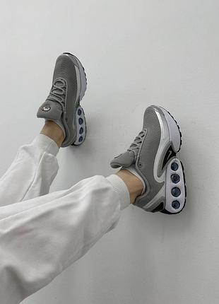 Женские кроссовки nike air max dn mettalic silver найк серого с серебристым цветами 5