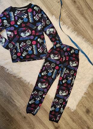Крутая тоненькая пижама на рост 122-128 см