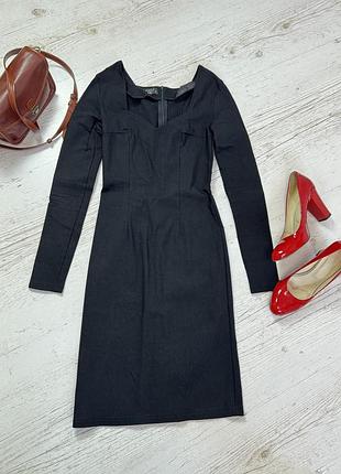 Елегантна чорна сукня