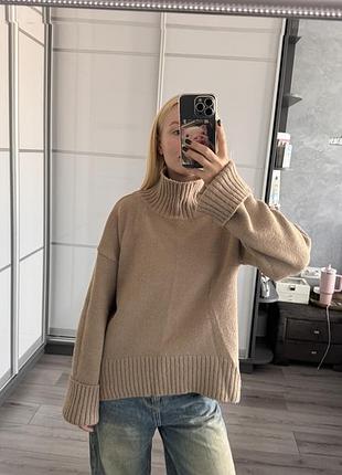 Бежево-карамельний светр під горло, з довгими рукавами, розмір універсальний one size, неймовірно теплий, приємний