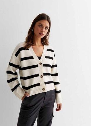 Кардиган молочный в черную полоску