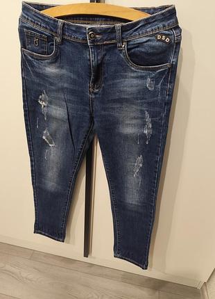 Джинси женские слегка зауженные,цвет джинсовая ткань