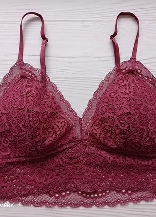 Красивый кружевной бра