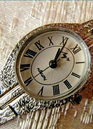 Часы луч ,  кварцевые , новые, женские