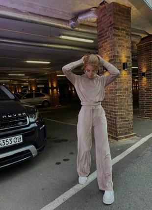 Бархатный спортивный костюм 46-48 размер